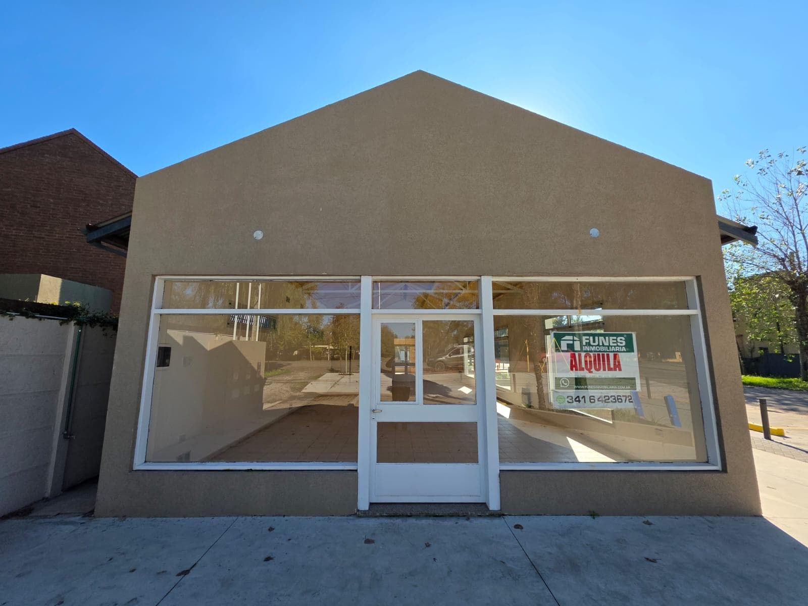 ALQUILER - Local comercial Roldan