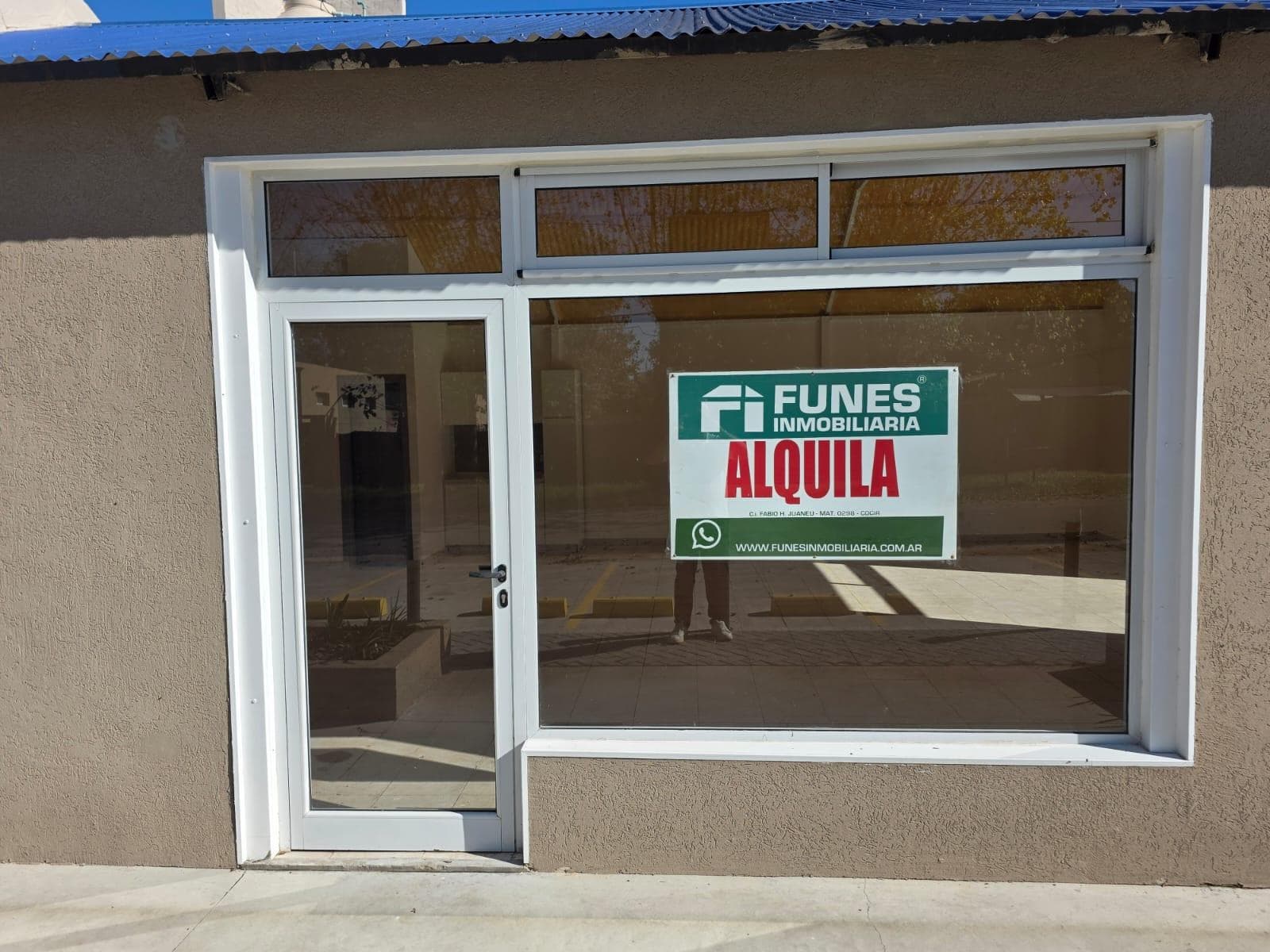 ALQUILER - Local en Roldan