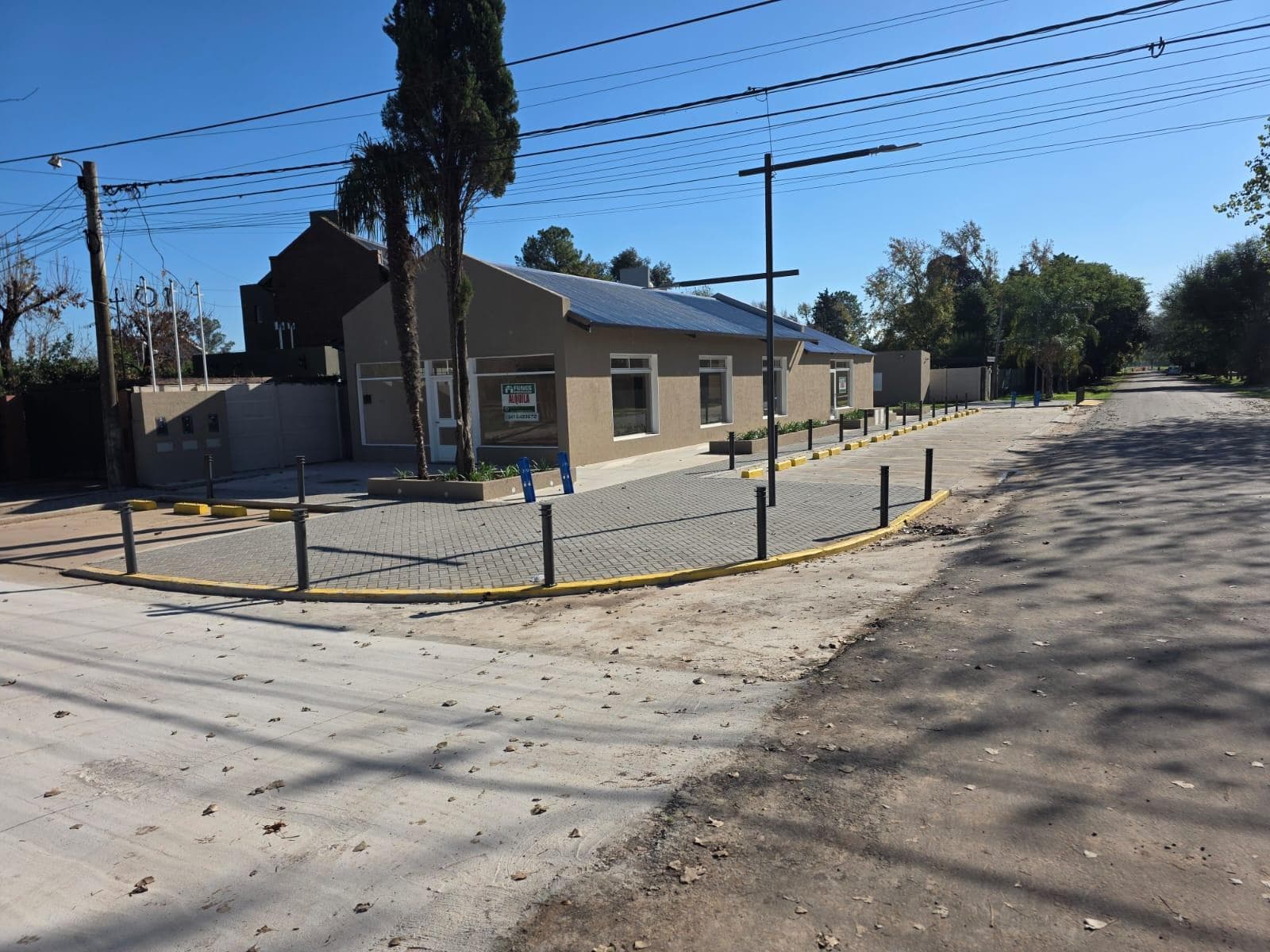 ALQUILER - Local en Roldan