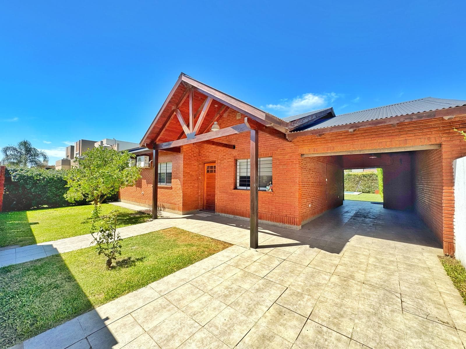 VENTA - Casa 2 dormitorios Funes