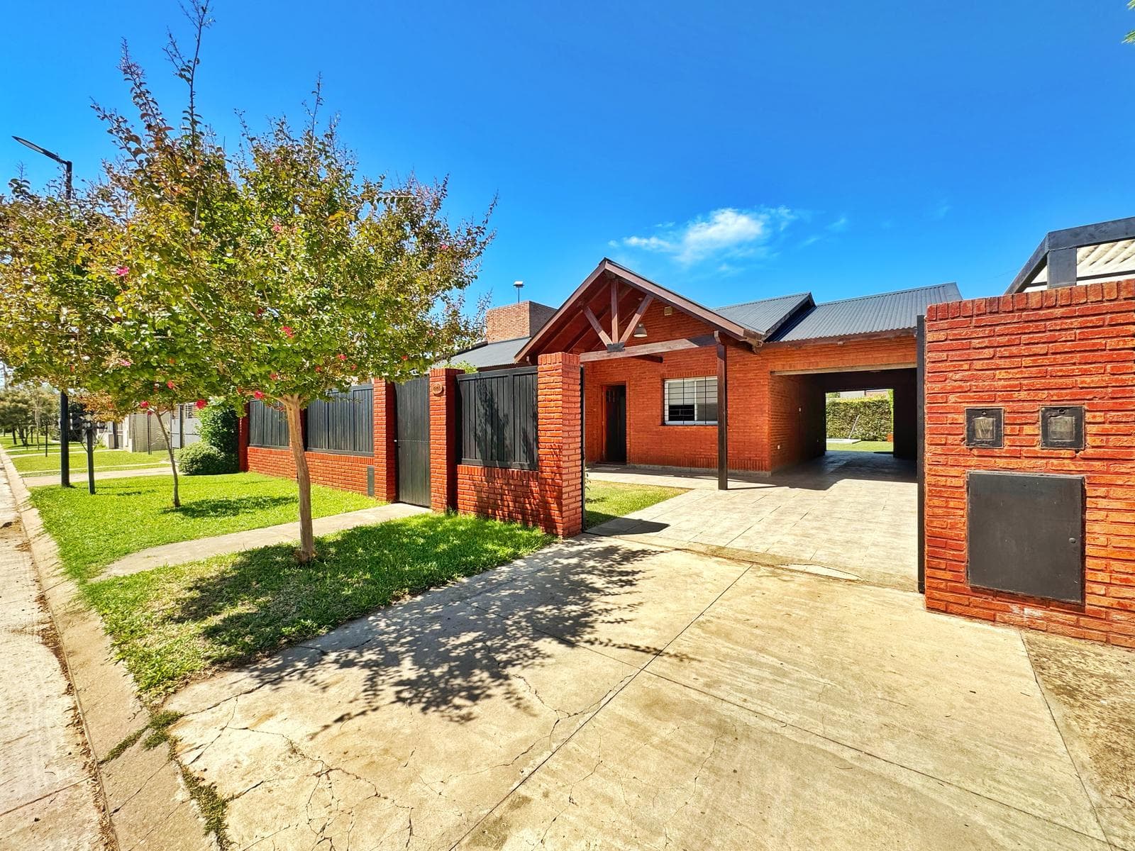 VENTA - Casa 2 dormitorios Funes