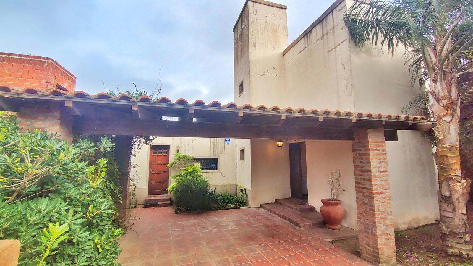 VENTA - CASA 3 DORMITORIOS ROLDAN