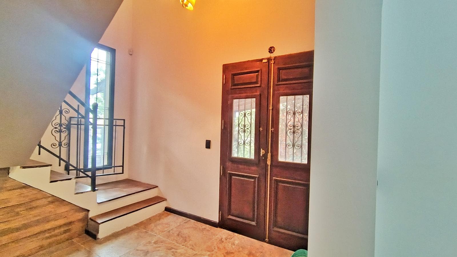VENTA - CASA 3 DORMITORIOS ROLDAN